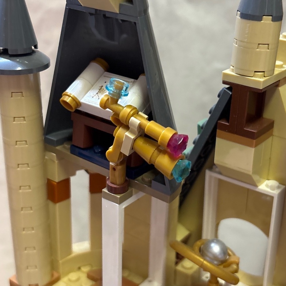 LEGO Harry Potter Hogwarts Astronomy Tower 75969 Multi Tan Excellent Minifigures - Picture 8 of 12